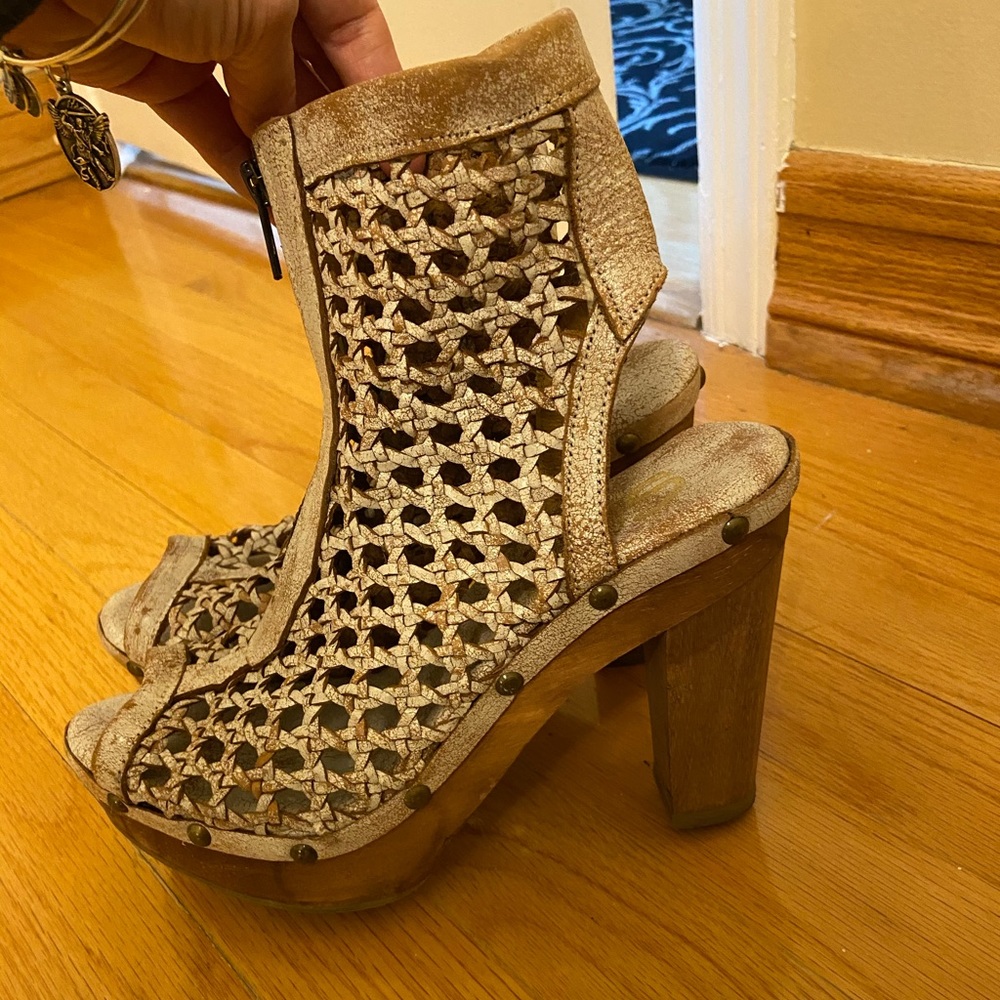 Vintage Style Wooden Wedge Heels